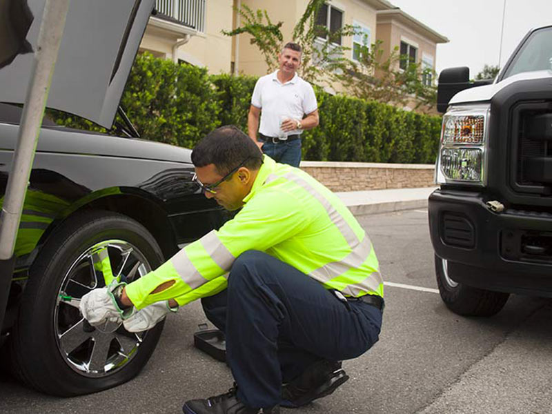 Roadside tire change and spare tire installation in Atlanta, GA